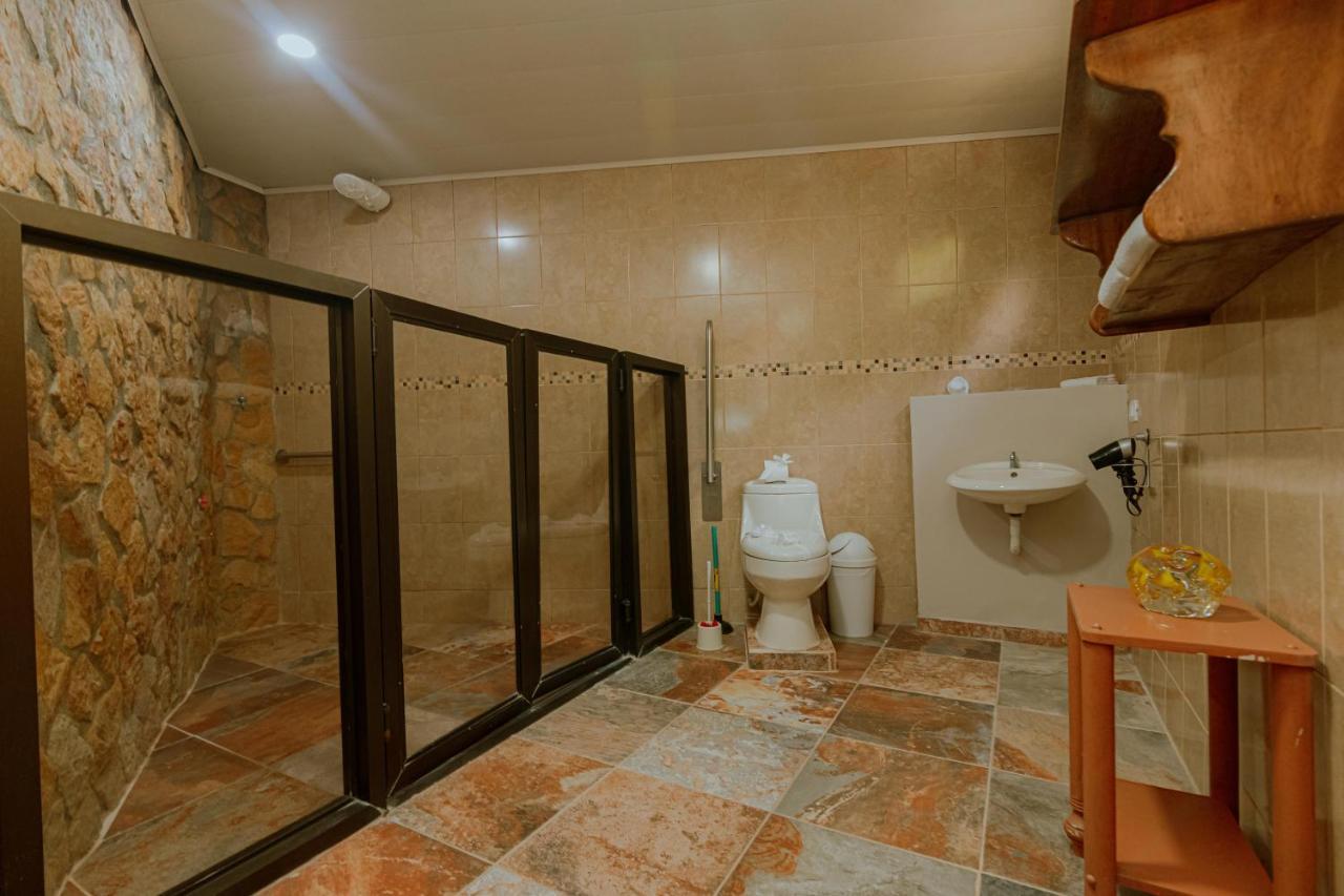 Oasis Diverse Adult Retreat Quepos Kültér fotó